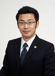 弁護士・山岡 嗣也(やまおか つぐや)